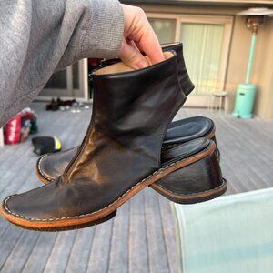 danielle d'ivri made in italy leather ankle boots with cut out heel